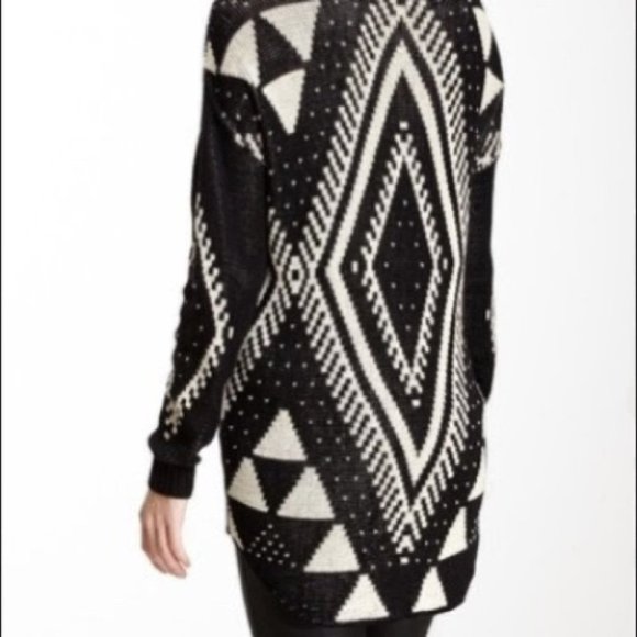 Blu Pepper Graphic Print Knit Sweater - Picture 12 of 12